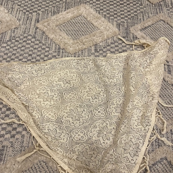 Anthropologie Cream Vintage Lace Fringe Tassel Scarf - Picture 2 of 4